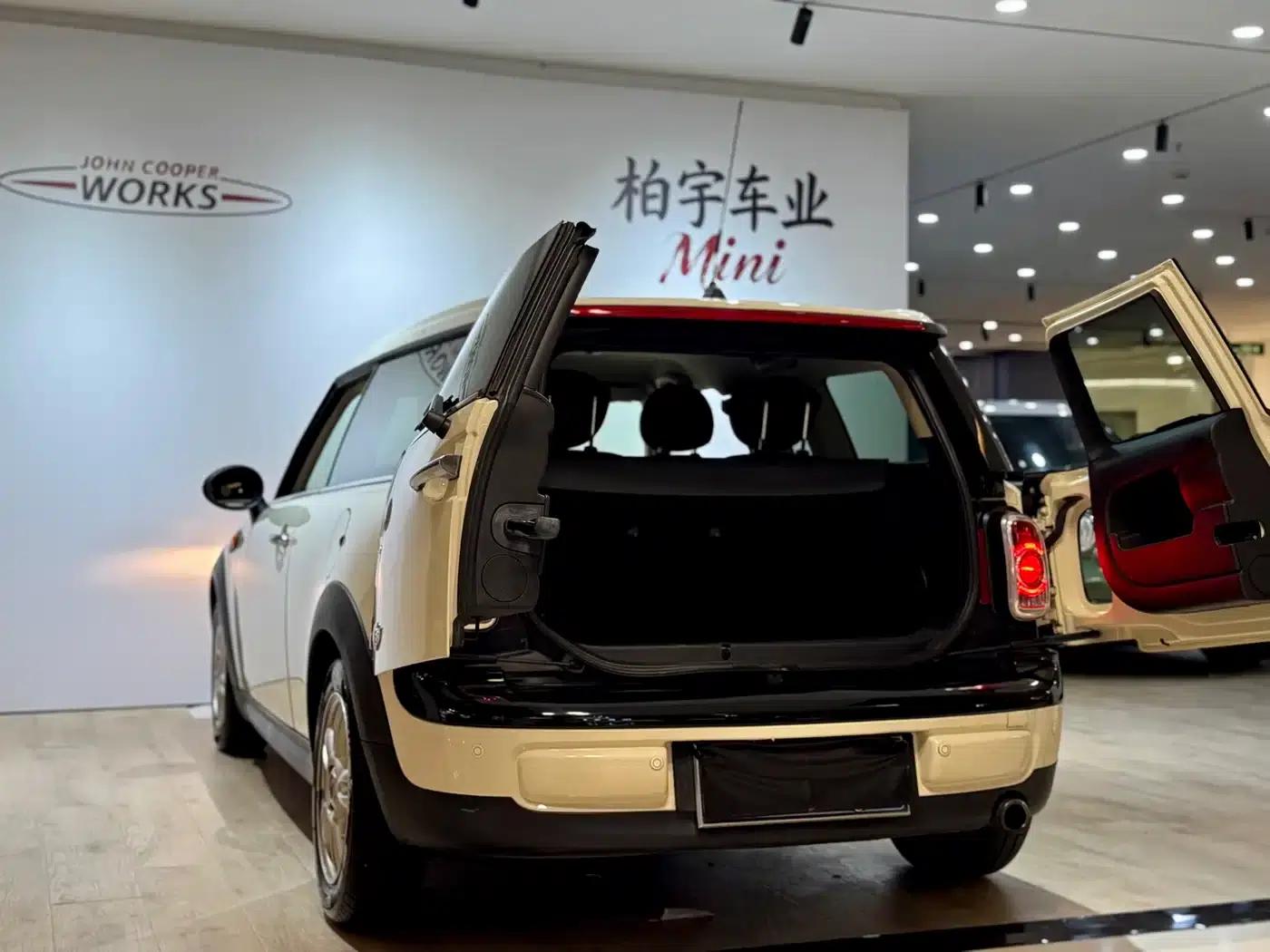 MINI CLUBMAN 2011 1.6L ONE — миниатюра 6