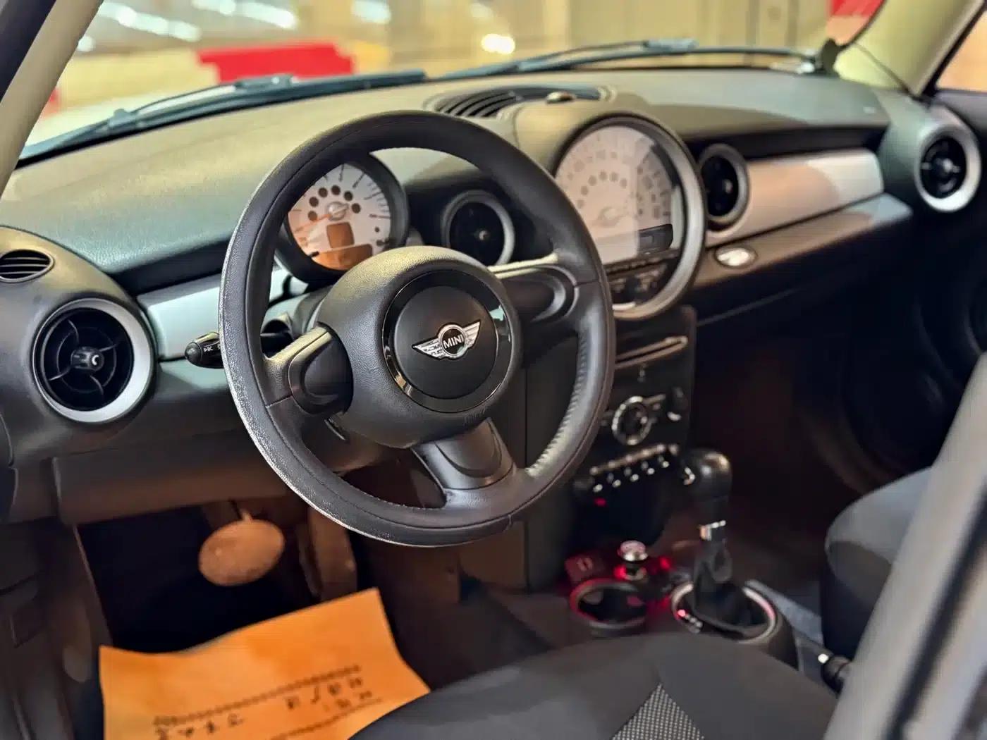 MINI CLUBMAN 2011 1.6L ONE — миниатюра 10