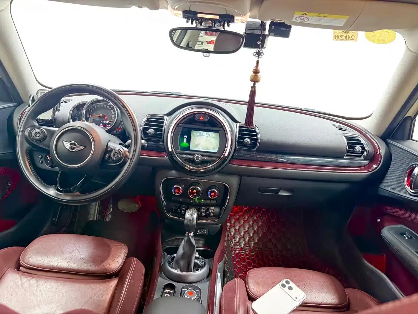 2016 MINI CLUBMAN Facelift 1.5T COOPER Connoisseur Edition — миниатюра 11