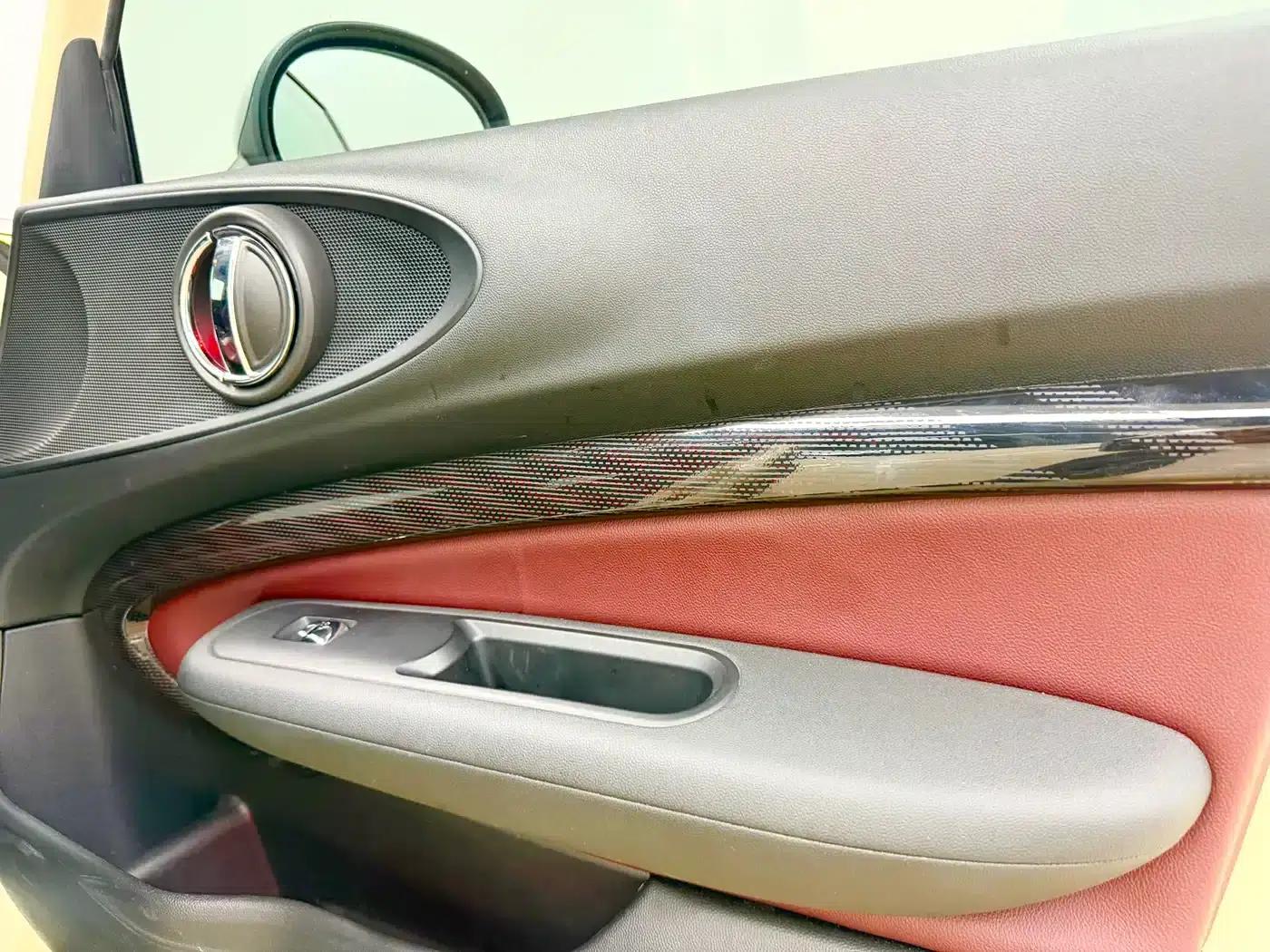2016 MINI CLUBMAN Facelift 1.5T COOPER Connoisseur Edition — миниатюра 13