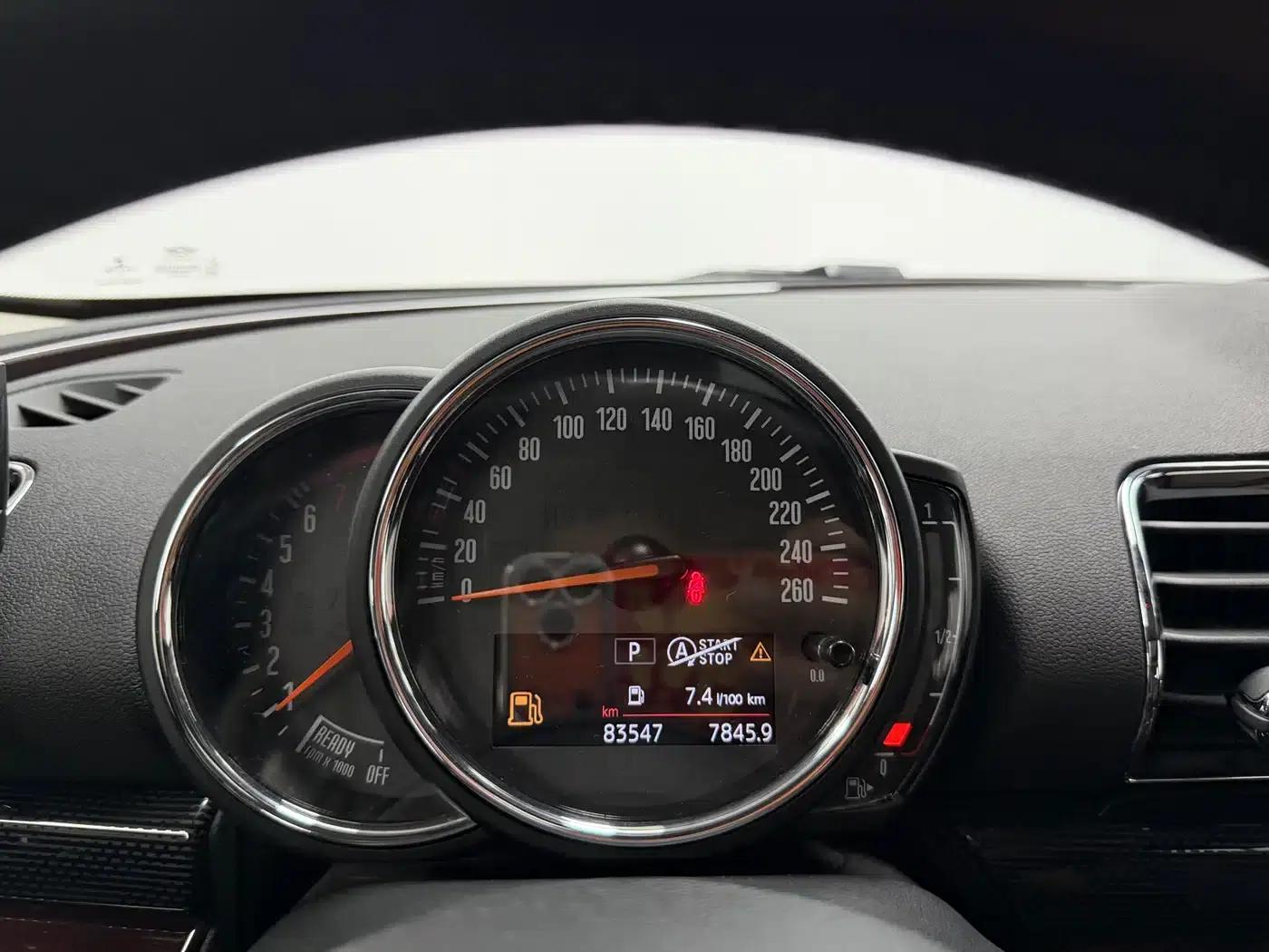 2016 MINI CLUBMAN Facelift 1.5T COOPER Connoisseur Edition — миниатюра 14