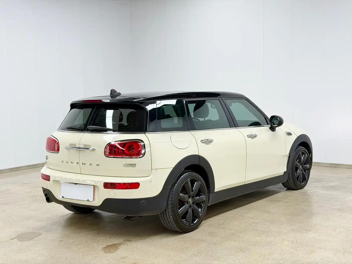 2016 MINI CLUBMAN Facelift 1.5T COOPER Connoisseur Edition — миниатюра 6