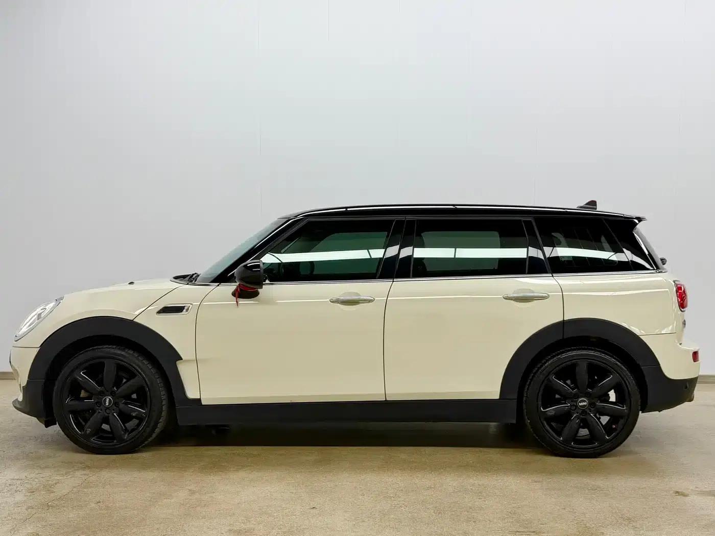 2016 MINI CLUBMAN Facelift 1.5T COOPER Connoisseur Edition — миниатюра 7