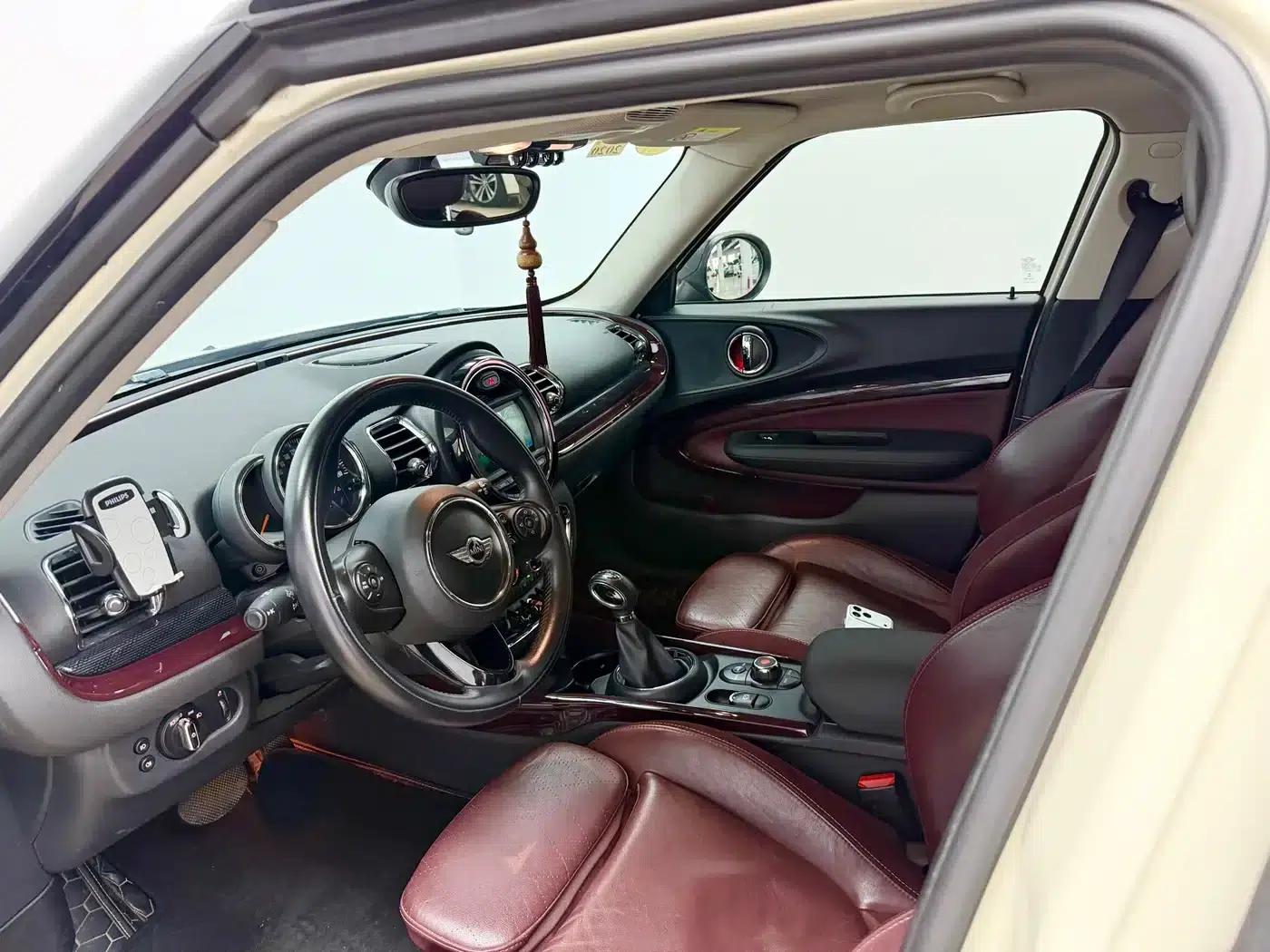 2016 MINI CLUBMAN Facelift 1.5T COOPER Connoisseur Edition — миниатюра 8