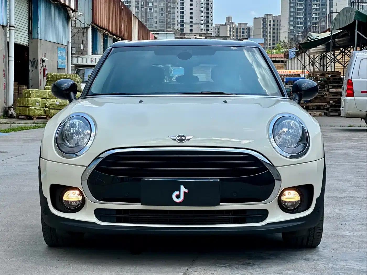 2018 MINI CLUBMAN 1.5T COOPER Classic — миниатюра 2