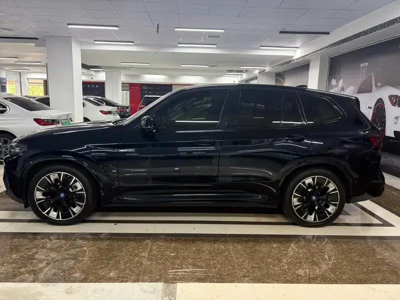 BMW iX3 2022 Leading Edition — миниатюра 3