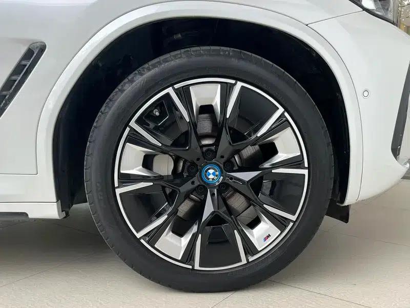 BMW iX3 2023 Leading Edition — миниатюра 6