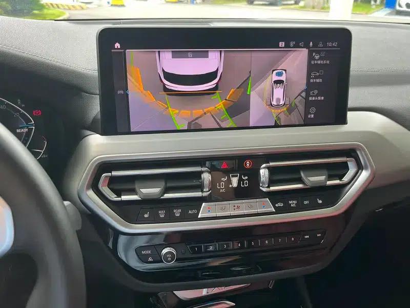 BMW iX3 2023 Leading Edition — миниатюра 10