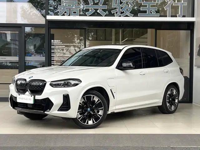 BMW iX3 2023 Leading Edition