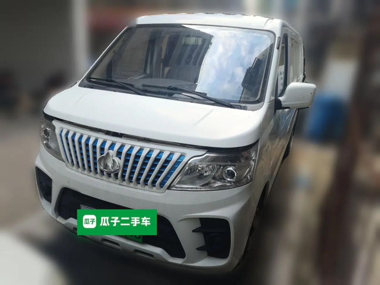 CHANGAN KAICHENG Ruixing EM60 2022 Pure Electric Van 4498 mm Long Flat Roof with Rear-Hinged Doors 2 Seats 60 kW 41.86 kWh — миниатюра 1
