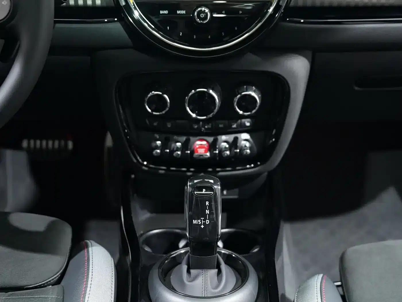 2022 MINI JCW CLUBMAN Facelift 2.0T JOHN COOPER WORKS ALL-IN — миниатюра 17