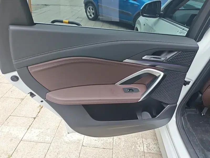 2024 BMW iX1 eDrive25L M Sport Package — миниатюра 17