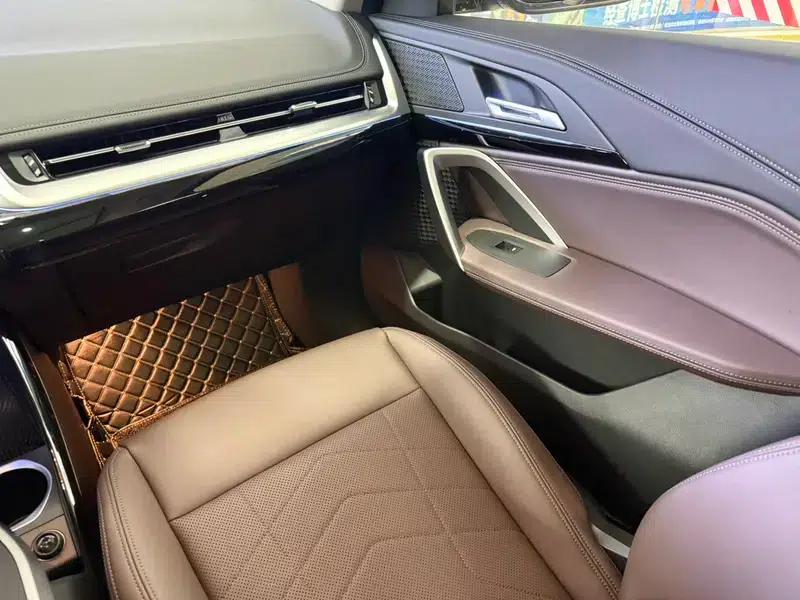 BMW iX1 2024 eDrive25L X Design Package — миниатюра 6