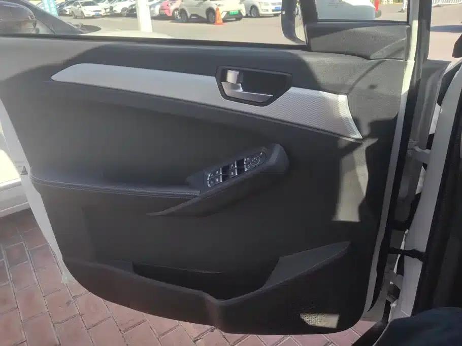 Nezha N01 2019 Model 380i — миниатюра 7