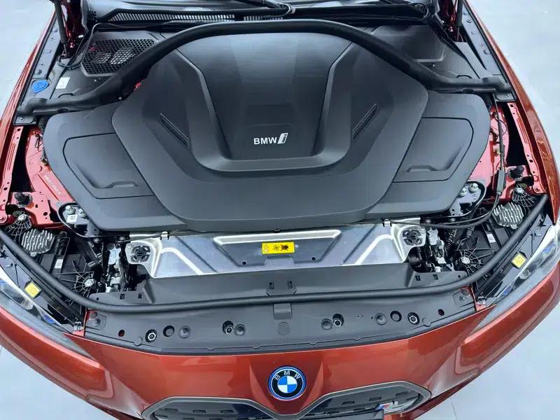 BMW i4 2022 M50 — миниатюра 8