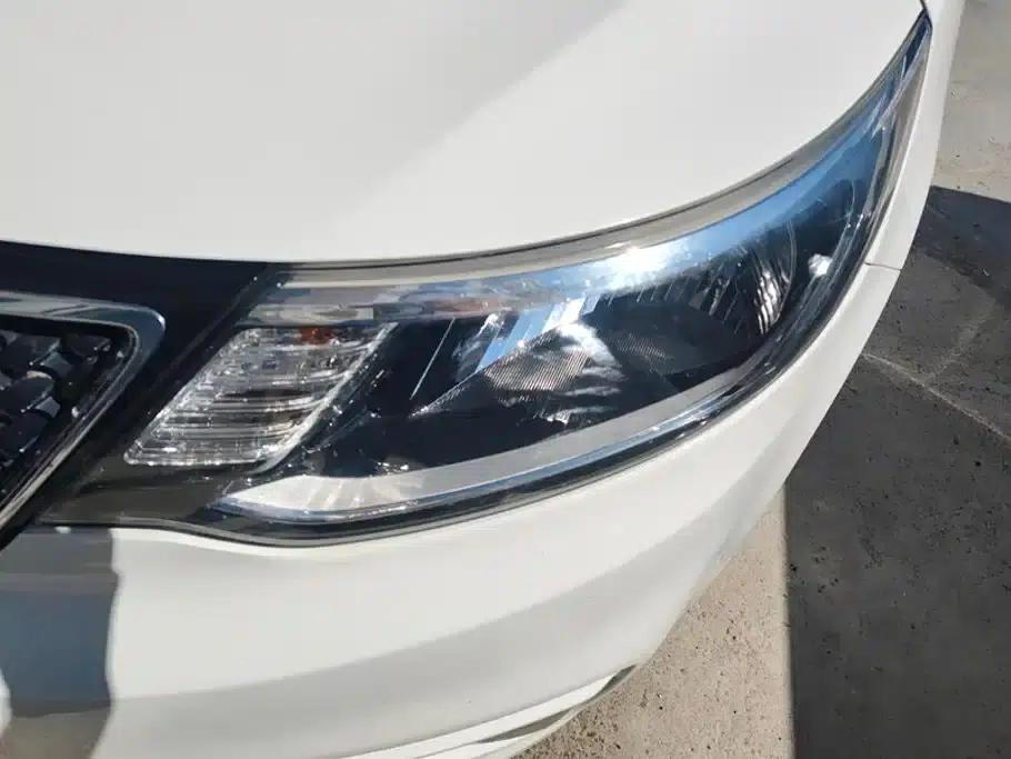 Kia K2 2015 Hatchback 1.4L AT GLS Cool Edition — миниатюра 5