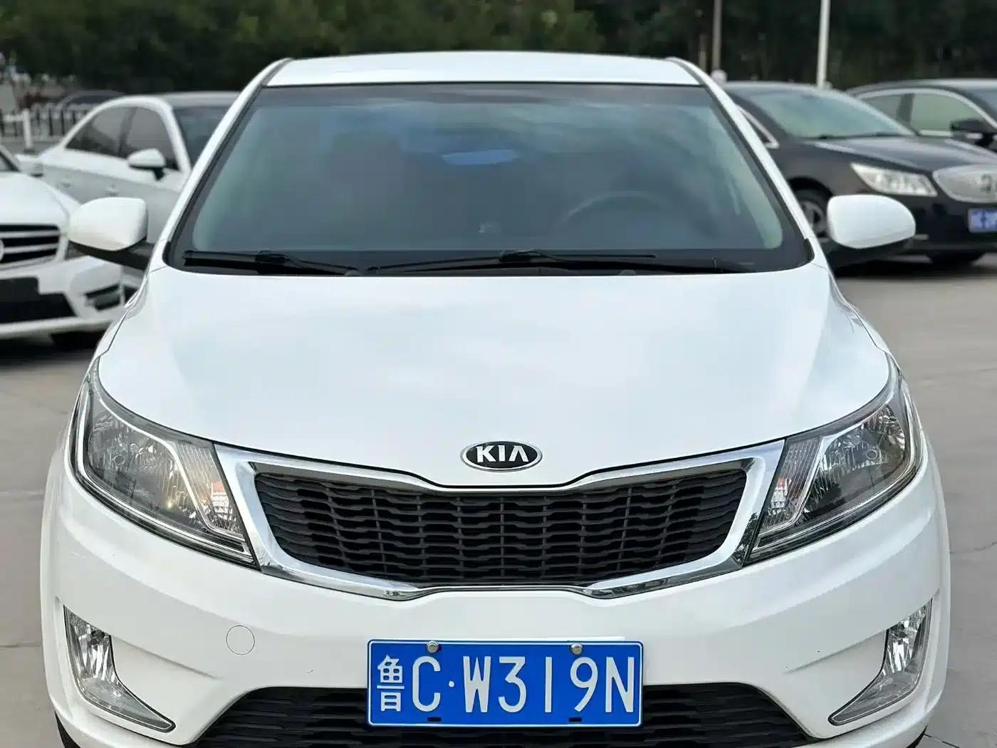 Kia K2 2012 Sedan 1.4L AT GLS Anniversary Edition — миниатюра 2