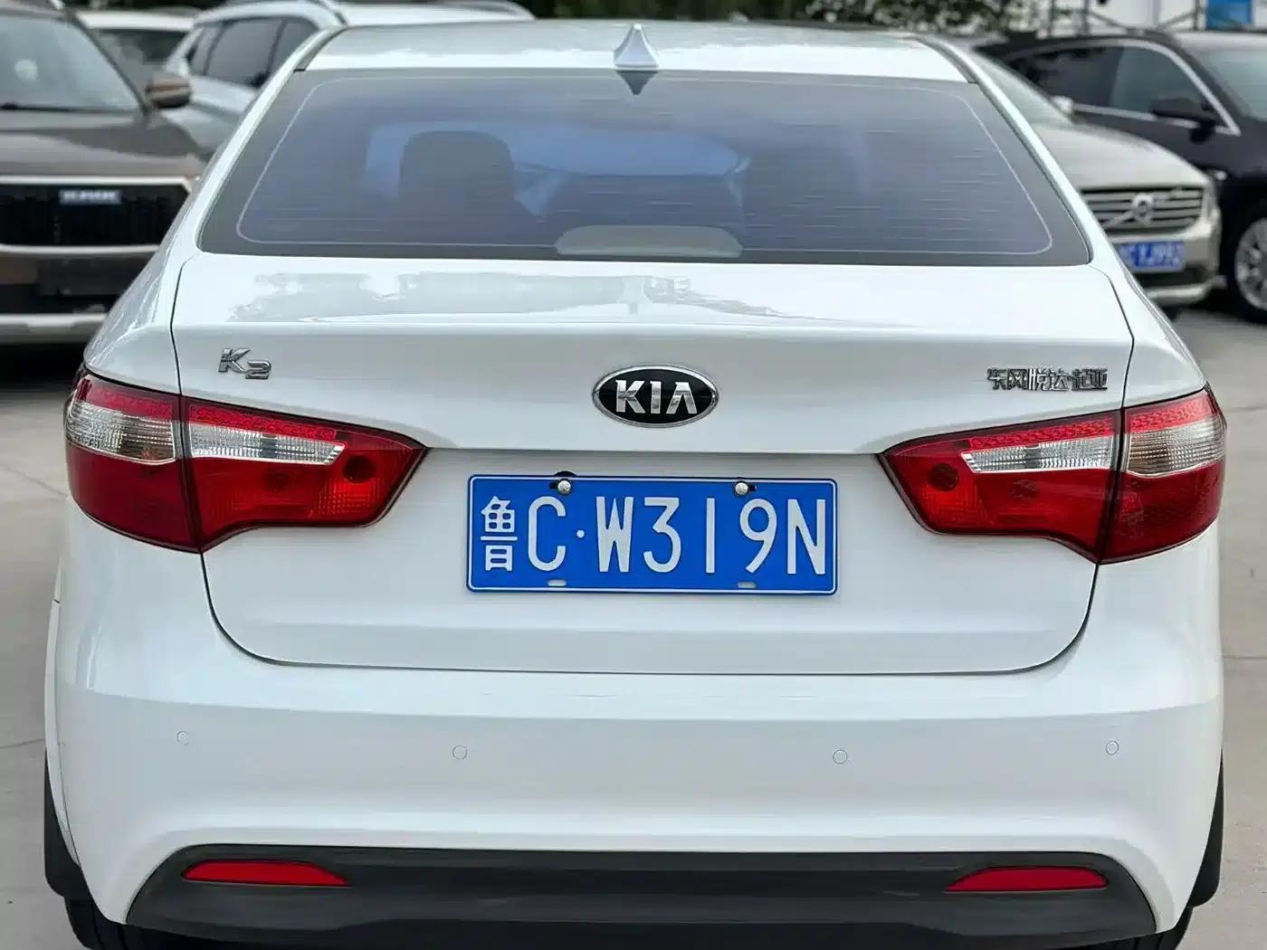 Kia K2 2012 Sedan 1.4L AT GLS Anniversary Edition — миниатюра 4