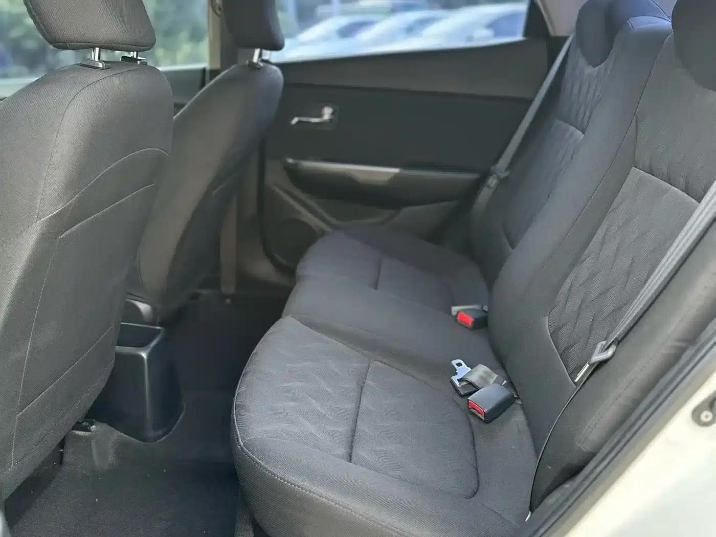 Kia K2 2012 Sedan 1.4L AT GLS Anniversary Edition — миниатюра 6