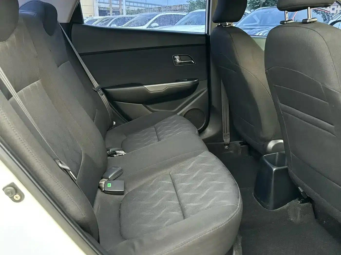 Kia K2 2012 Sedan 1.4L AT GLS Anniversary Edition — миниатюра 7