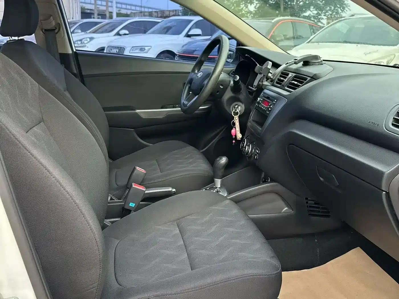 Kia K2 2012 Sedan 1.4L AT GLS Anniversary Edition — миниатюра 8