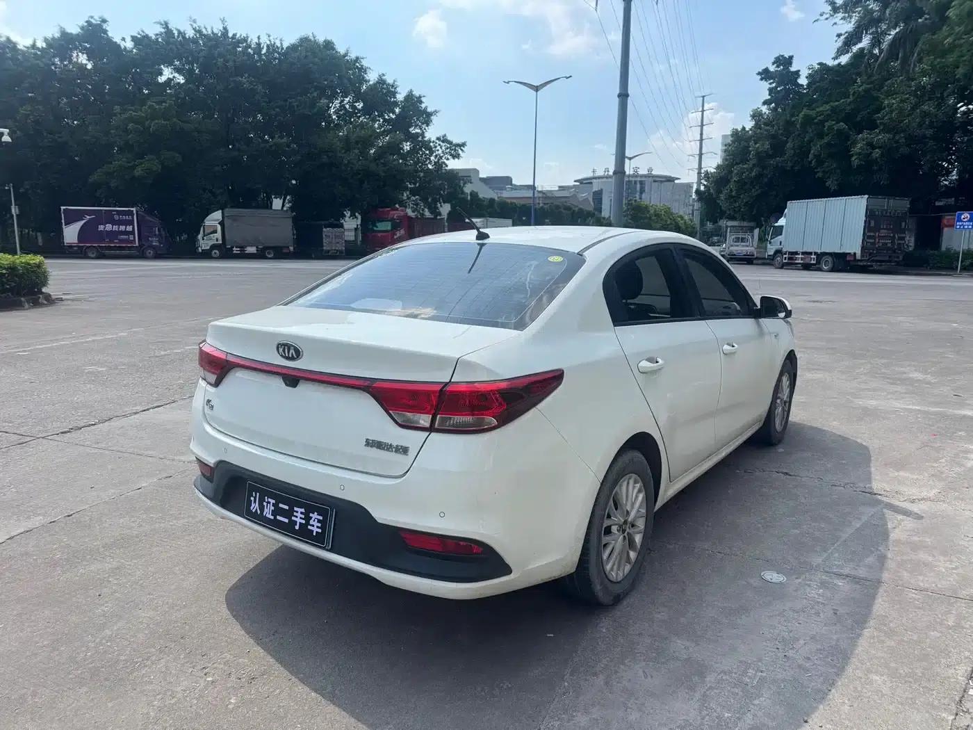 Kia K2 2017 Sedan 1.4L AT GLS — миниатюра 6