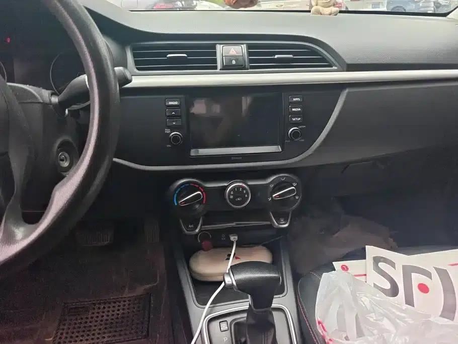 Kia K2 2017 Sedan 1.4L AT GLS — миниатюра 13