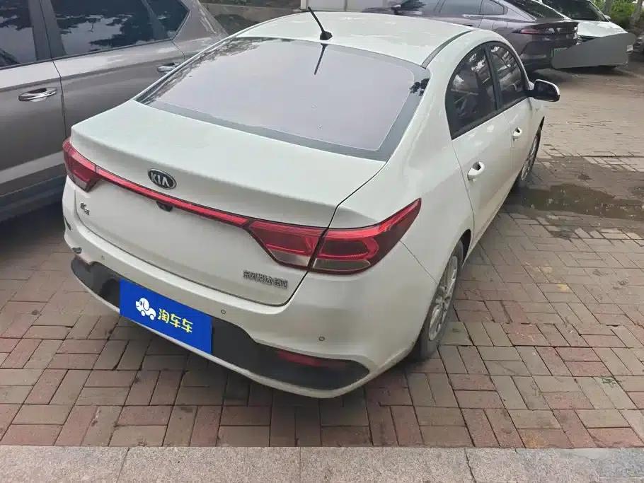 Kia K2 2017 Sedan 1.4L AT GLS — миниатюра 3
