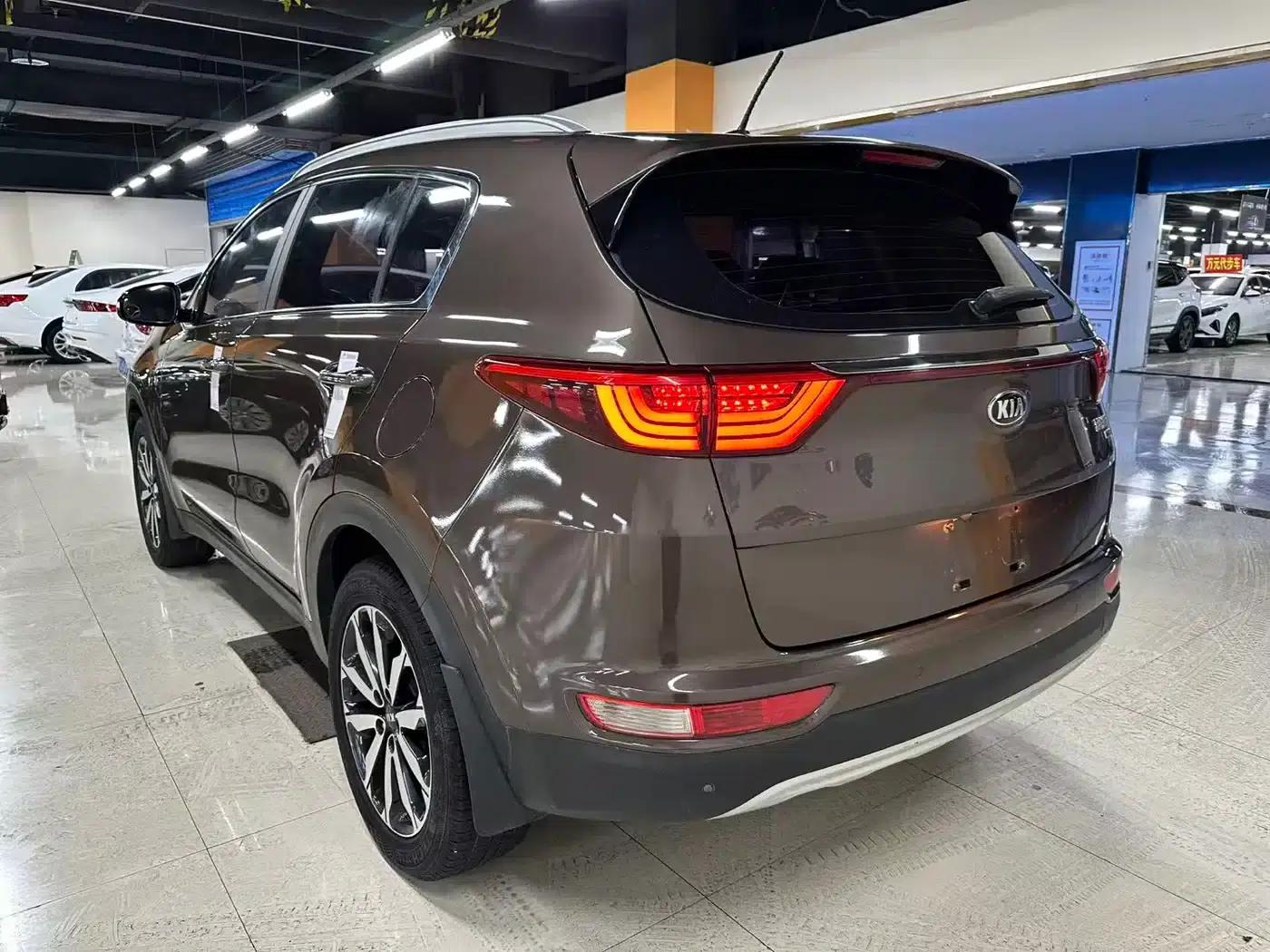 Kia KX5 2016 2.0L Automatic 2WD Premium — миниатюра 9