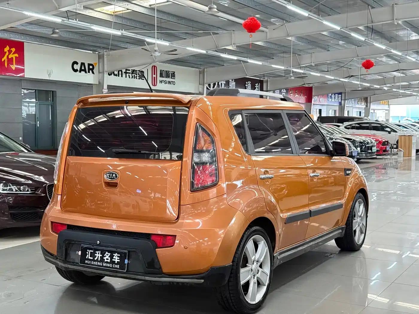 2010 Volkswagen Soul 2.0L AT Premium — миниатюра 15