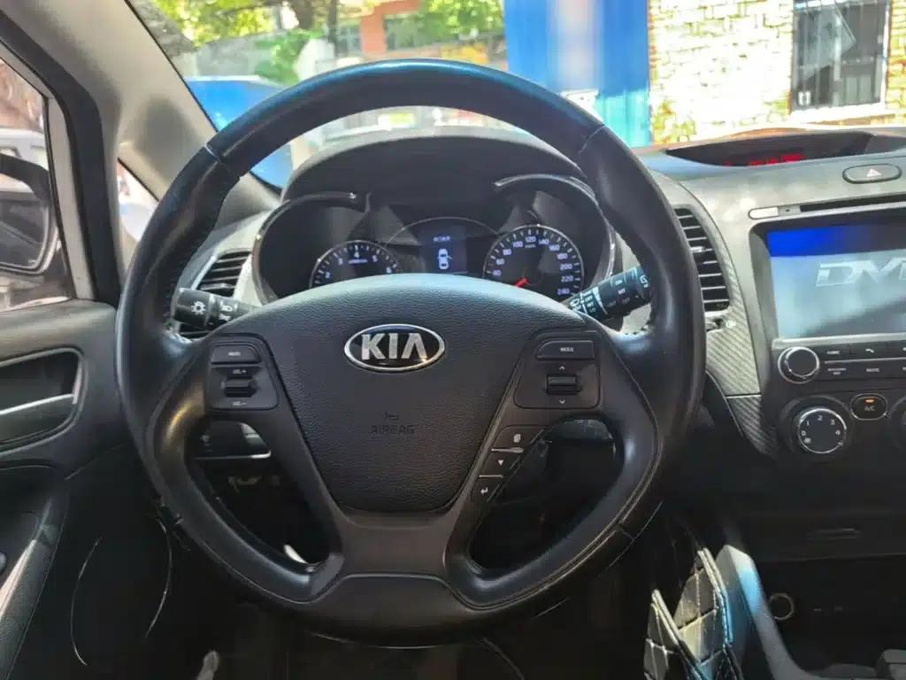 Kia K3S 2014 1.6L Manual GLS — миниатюра 11