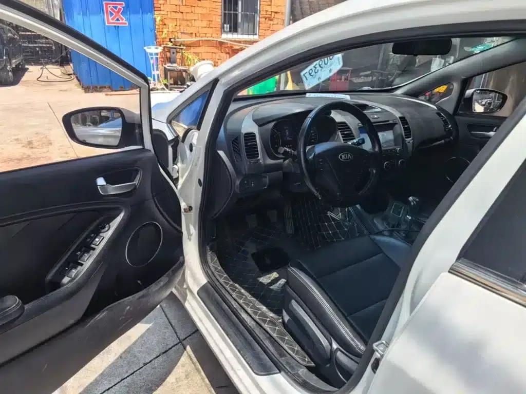 Kia K3S 2014 1.6L Manual GLS — миниатюра 16