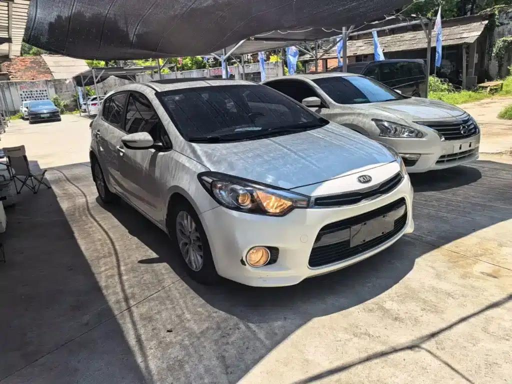 Kia K3S 2014 1.6L Manual GLS — миниатюра 4