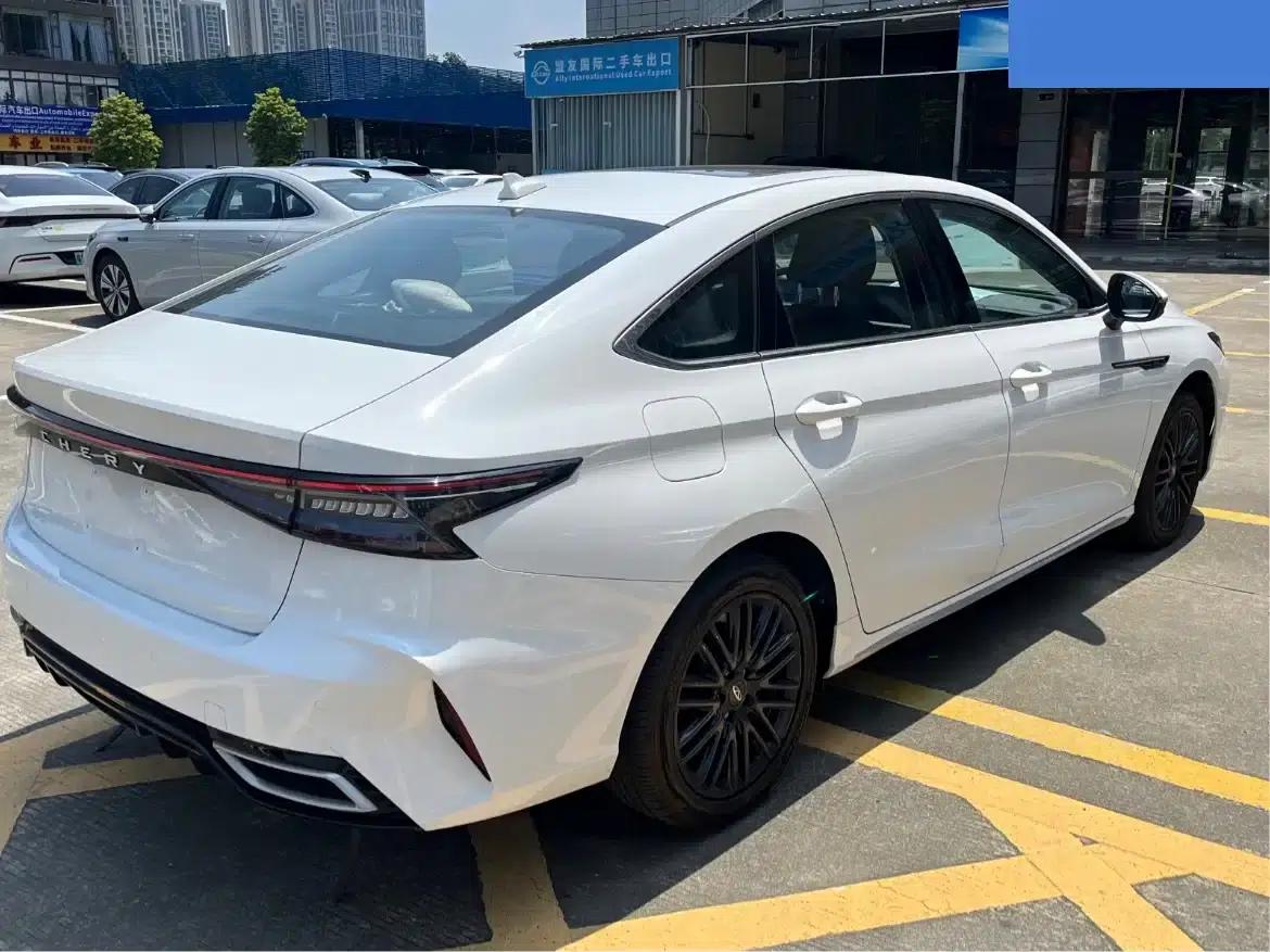 Chery Arrizo 8 2022 1.6T DCT (Standard) — миниатюра 6