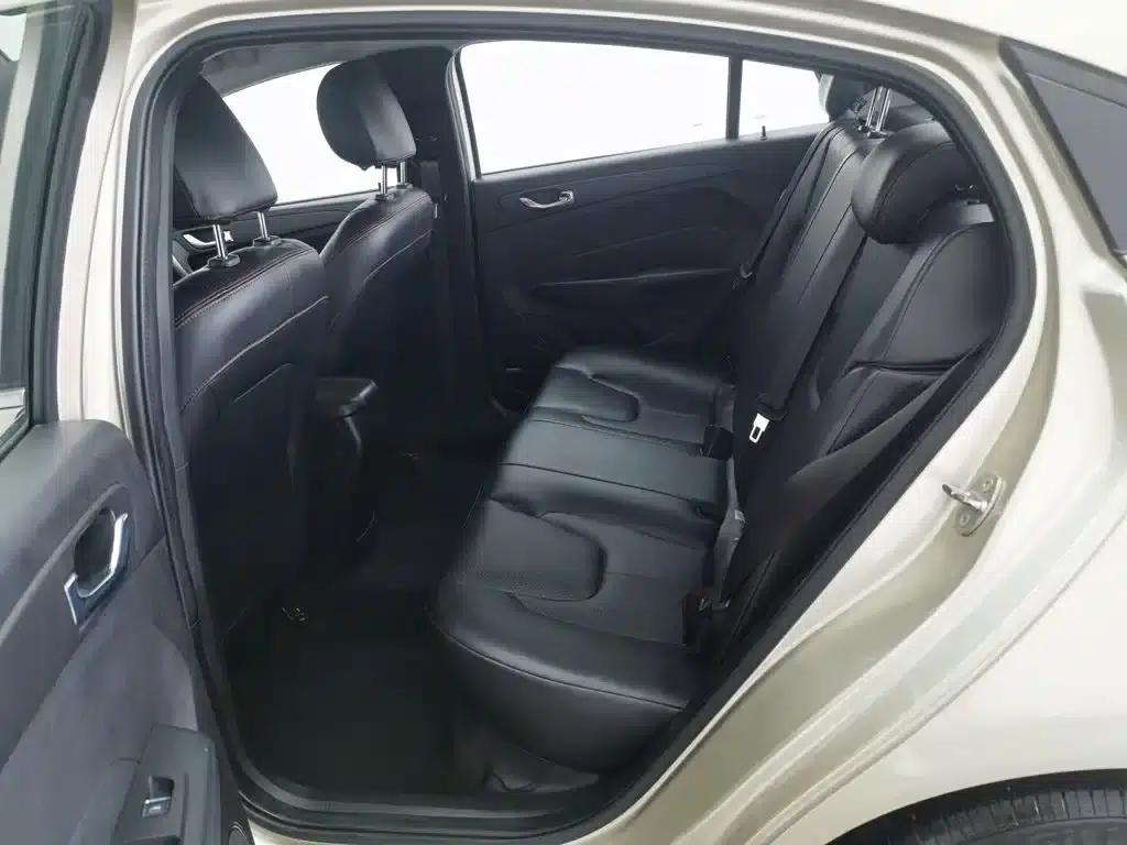 Chery Arrizo 5 2016 1.5L CVT Trendsetter Edition — миниатюра 15