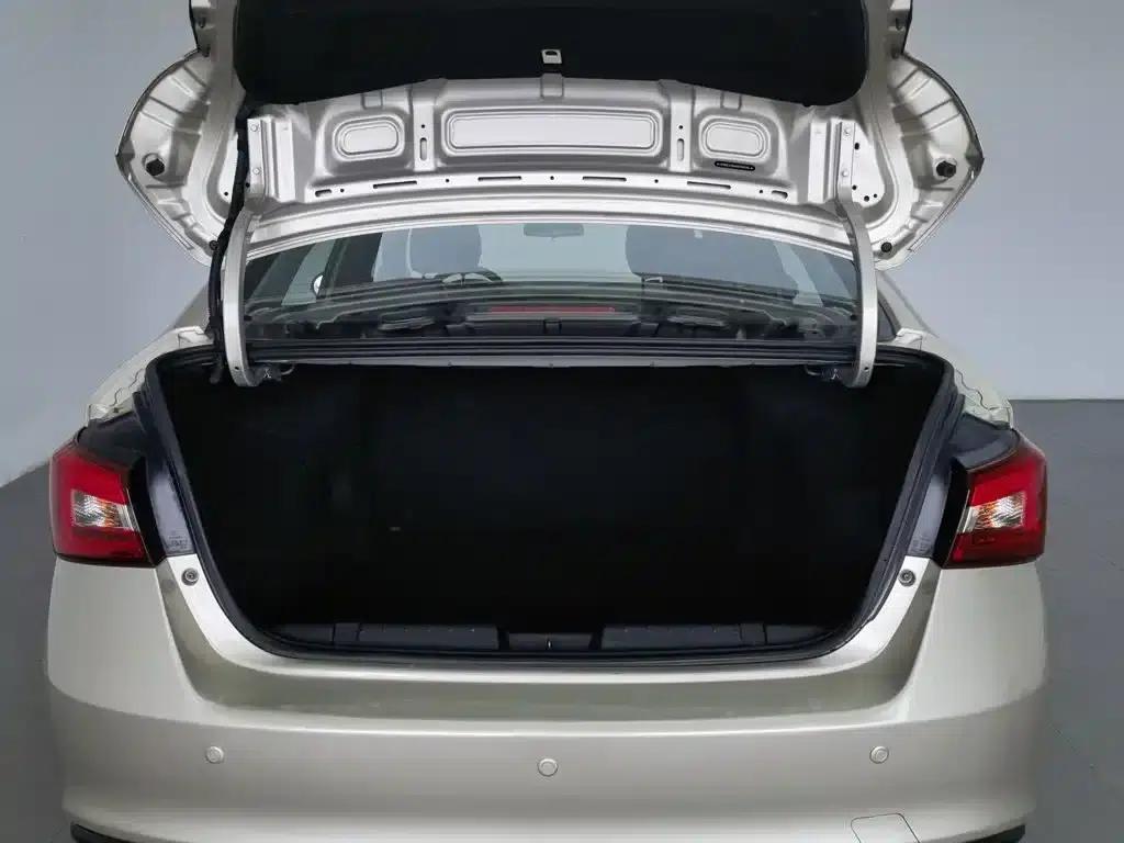 Chery Arrizo 5 2016 1.5L CVT Trendsetter Edition — миниатюра 16