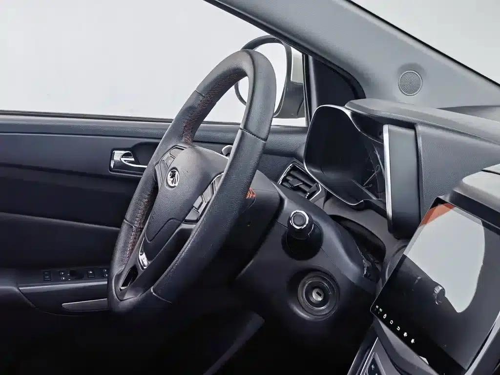 Chery Arrizo 5 2016 1.5L CVT Trendsetter Edition — миниатюра 22