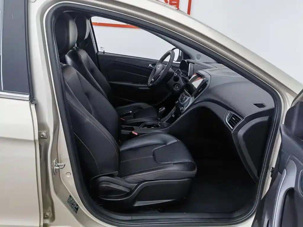 Chery Arrizo 5 2016 1.5L CVT Trendsetter Edition — миниатюра 23