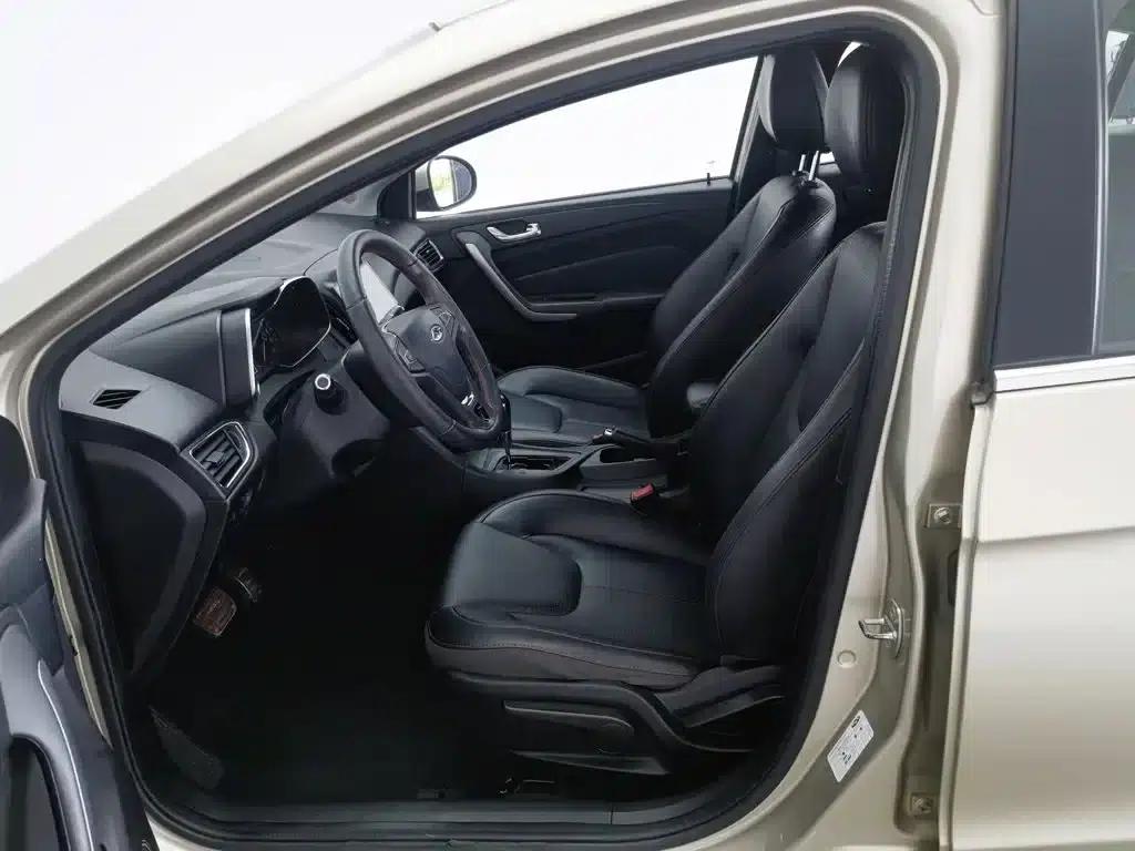 Chery Arrizo 5 2016 1.5L CVT Trendsetter Edition — миниатюра 10