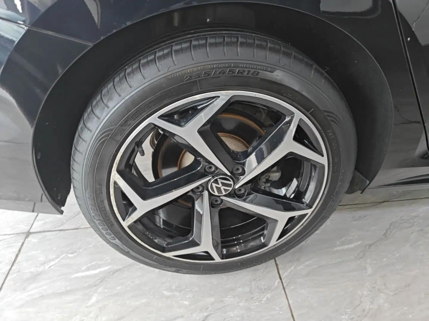 Volkswagen Passat 2023 Restyled 330TSI Starry Luxury Edition — миниатюра 11