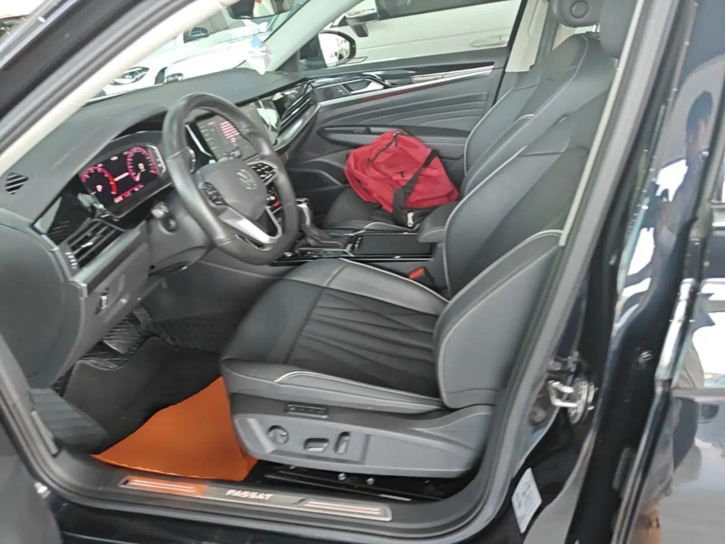 Volkswagen Passat 2023 Restyled 330TSI Starry Luxury Edition — миниатюра 17