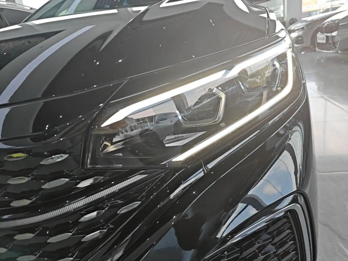 Volkswagen Passat 2023 Restyled 330TSI Starry Luxury Edition — миниатюра 8