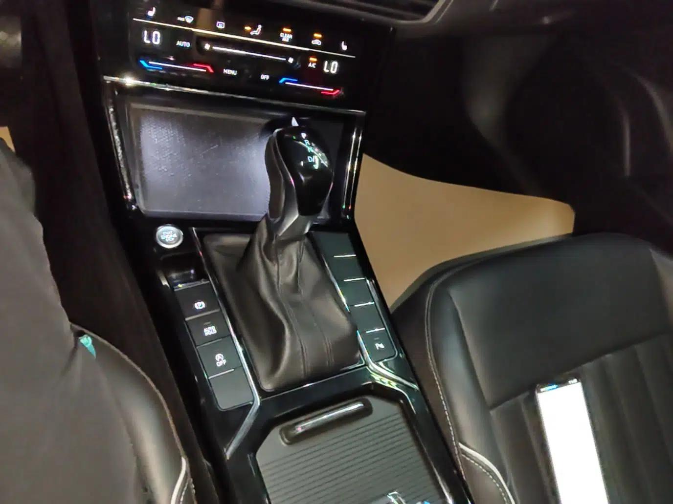 Volkswagen Passat 2022 330TSI Starry Elite Edition Custom Version — миниатюра 16