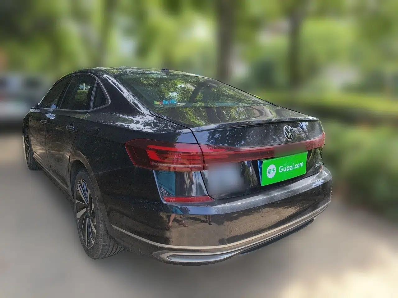 Volkswagen Passat 2022 330TSI Starry Luxury Edition — миниатюра 4