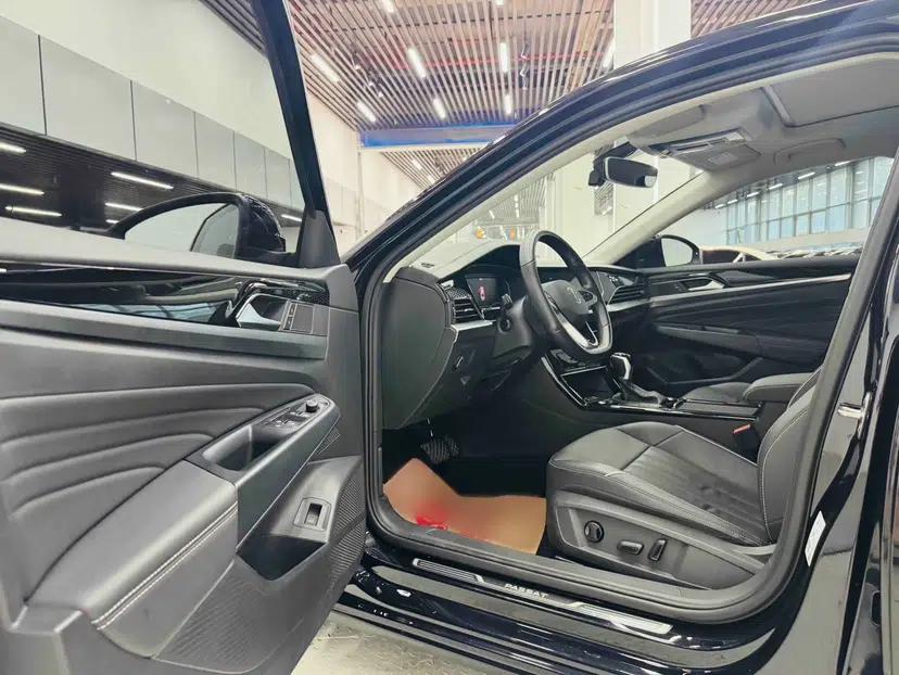 Volkswagen Passat 2022 330TSI Elite Edition — миниатюра 28