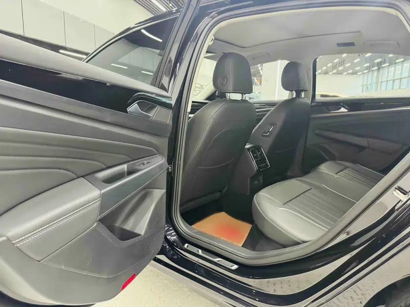 Volkswagen Passat 2022 330TSI Elite Edition — миниатюра 30
