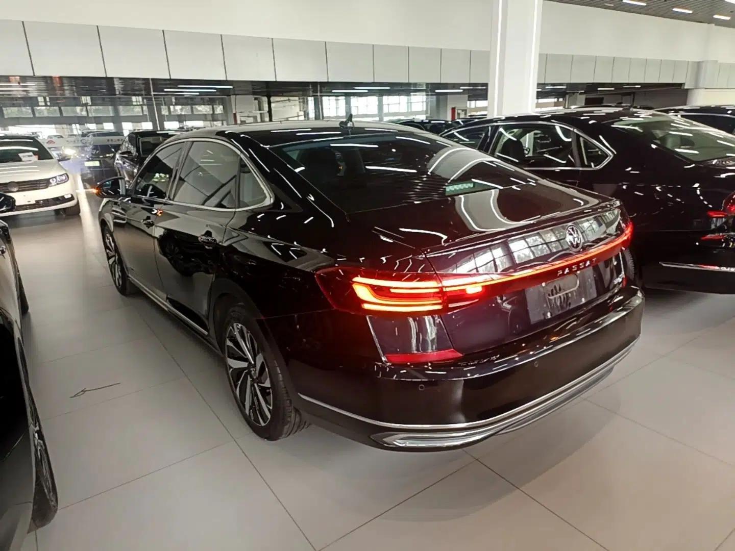 Volkswagen Passat 2022 330TSI Elite Edition — миниатюра 4