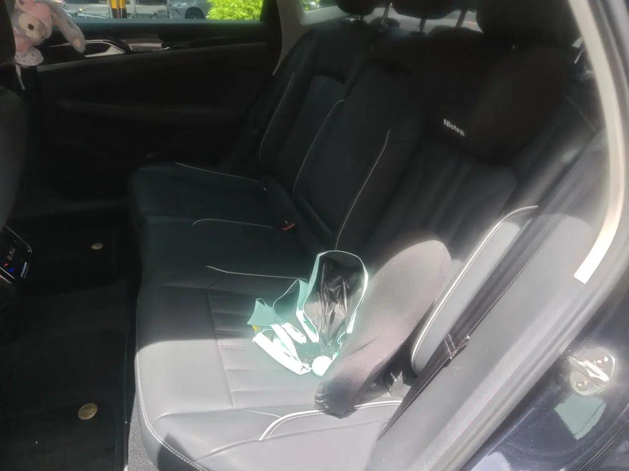Volkswagen Passat 2022 330TSI Starry Elite Edition — миниатюра 17