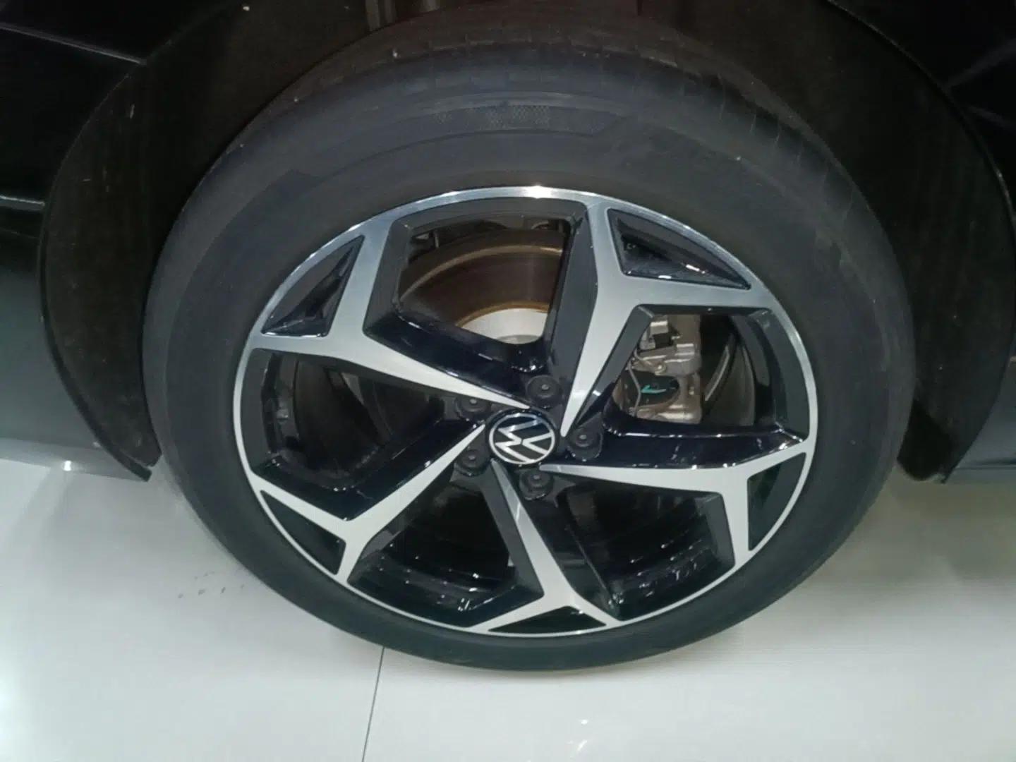 Volkswagen Passat 2025 Outstanding Model 380TSI Starry Dragon Edition — миниатюра 11