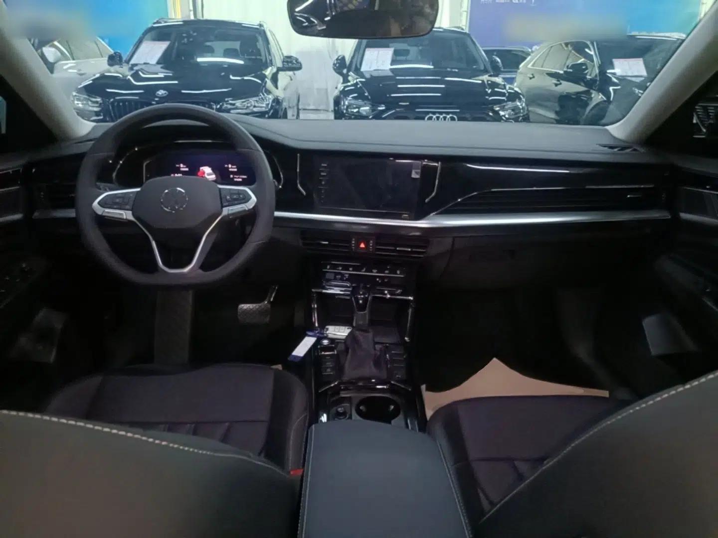 Volkswagen Passat 2025 Outstanding Model 380TSI Starry Dragon Edition — миниатюра 17